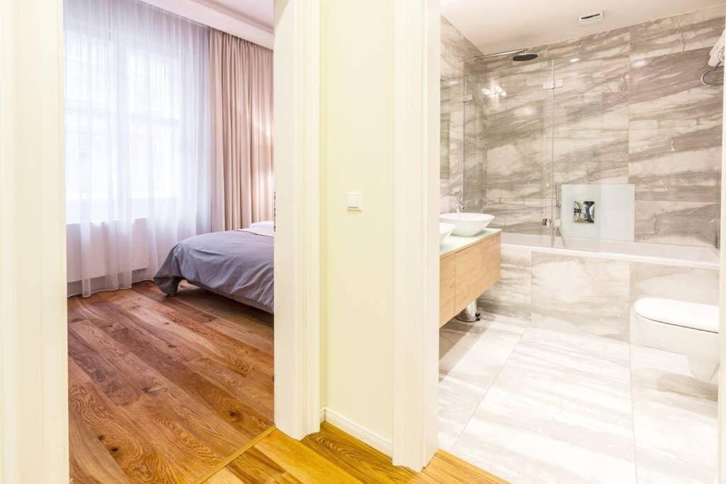Unique Old Town Apartments At Palace Dlouha プラハ エクステリア 写真